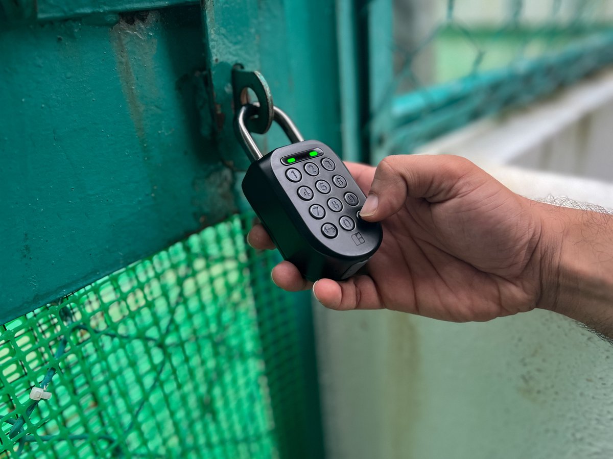 igloohome Smart Padlock 2 – Connected Padlock with Code and App Access – Robust and Waterproof