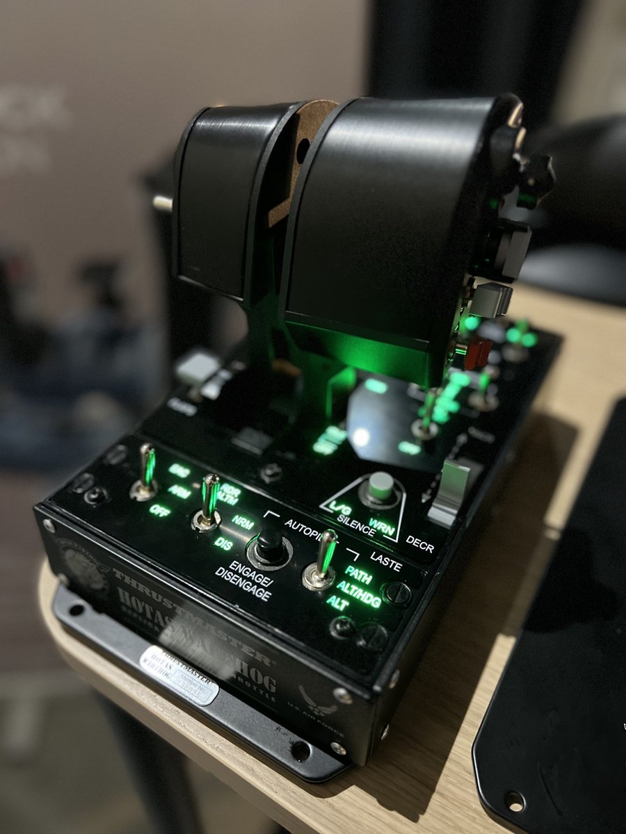 Thrustmaster HOTAS Warthog Dual Throttles – Flugsteuerungssystem – Dual-Metal-Throttles – für PC