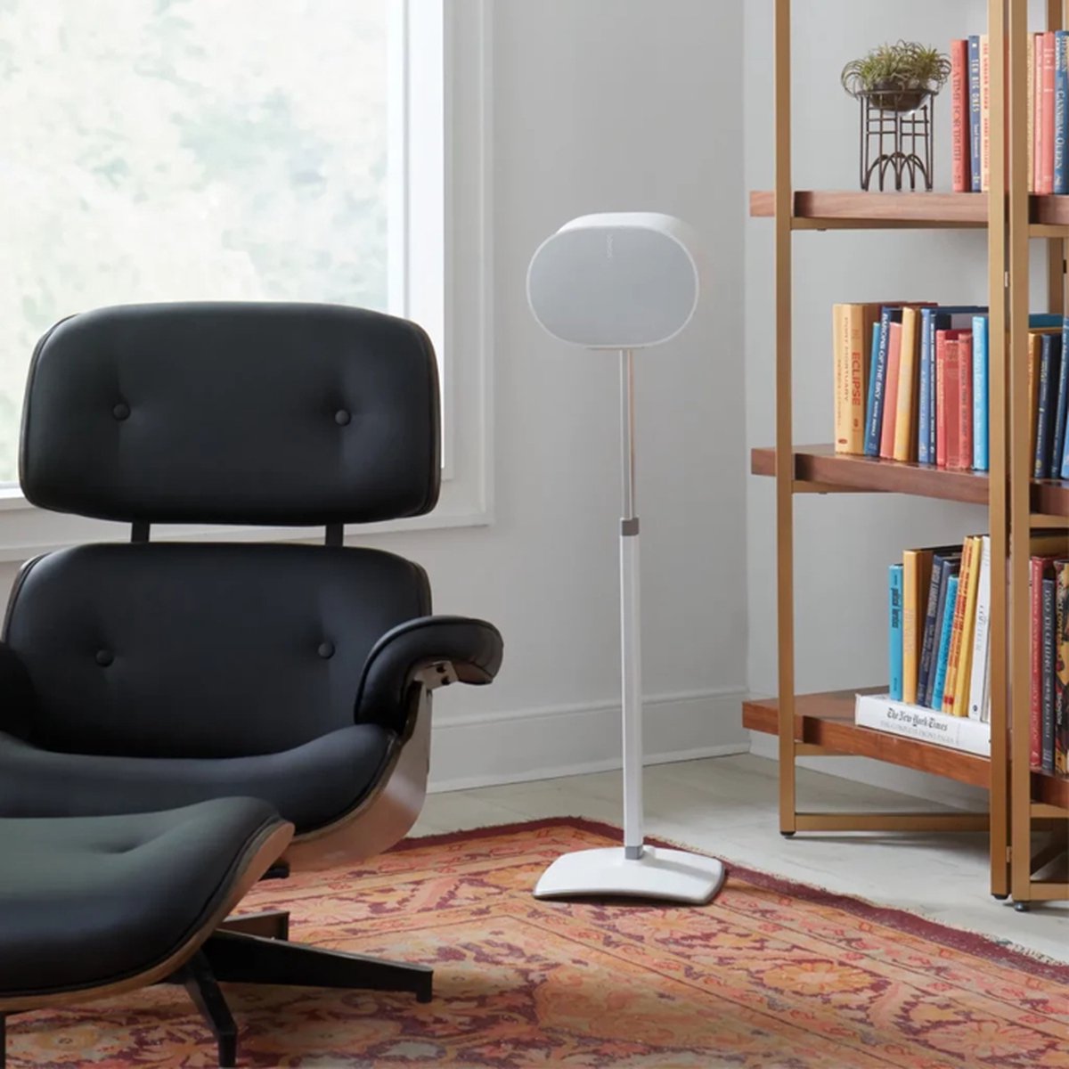 Sanus Verstelbare Speakerstandaarden WSSE3A2-W2 voor Sonos Era 300 – Set van 2 – Wit