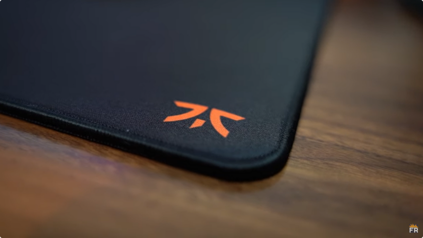 Fnatic FOCUS 3 L – Gaming-muismat – Microgetextureerd textieloppervlak – Antislipbasis – Zwart