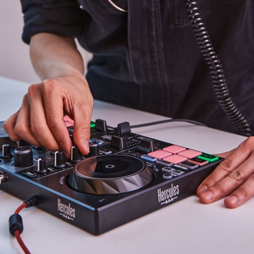Hercules Impulse 200 MK2 + Hercules DJ45 - DJ-controller en DJ-hoofdtelefoon Bundle