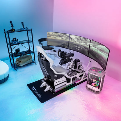 Thermaltake GF500 Snow – Flugsimulationscockpit – Weißes Stahlchassis – Verstellbarer Schalensitz – Kompatibel mit PC, Xbox und PlayStation